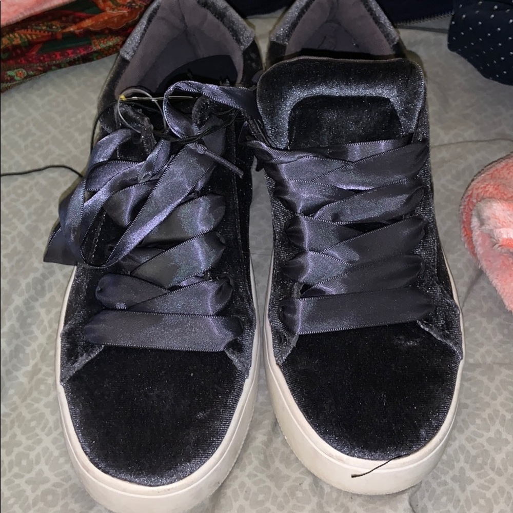 Platform sneakers